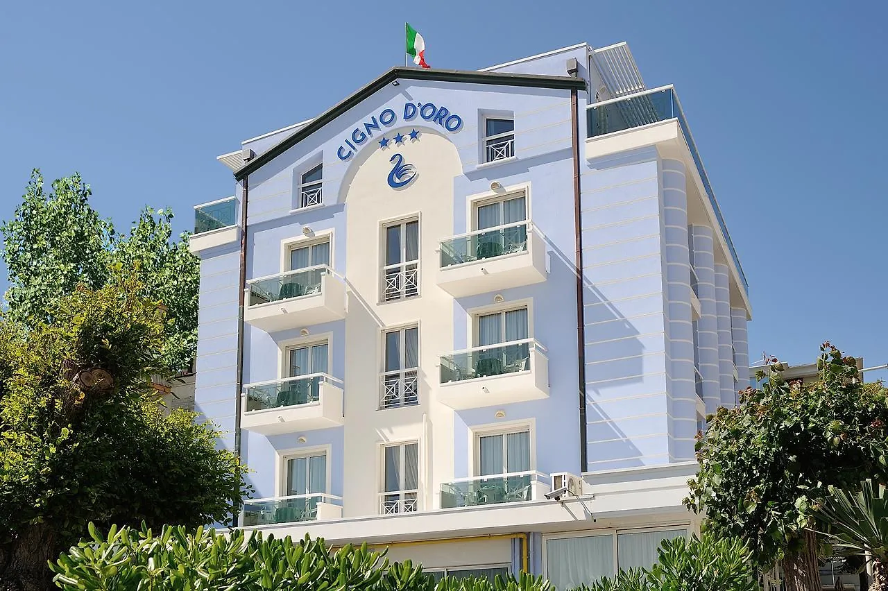 ***  Hotel Cigno D'Oro リッチョーネ イタリア